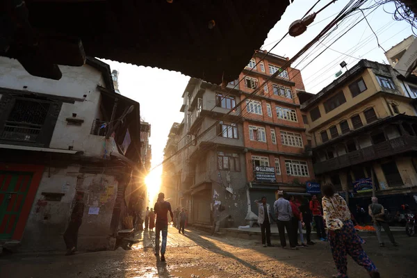 Nepal insanlar yürürken, insanlar — Stok fotoğraf