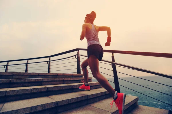 Young fitness woman — Stock Photo, Image