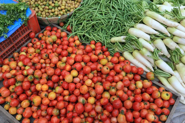 Fresh vegetables selling — Stock Photo, Image