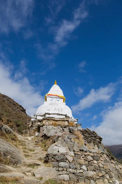 珠穆朗玛峰基地途中佛塔 — 图库照片