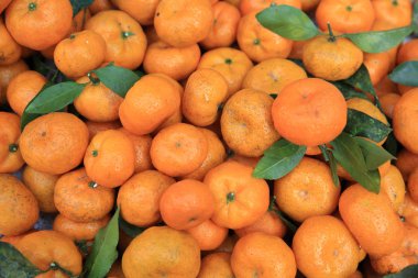 taze portakal yığını