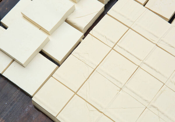 продажа тофу на рынке
