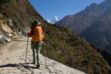 Himalaya Dağları trekking kadın