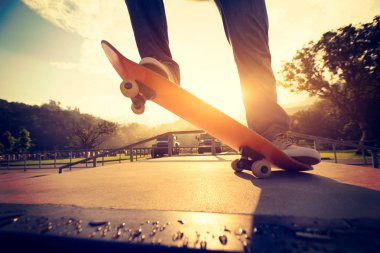 kaykaycı bacaklar açık havada pratik