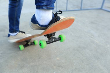 kaykaycı bacaklar açık havada pratik