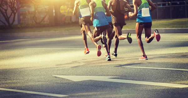 Maratona masculino corredores — Fotografia de Stock