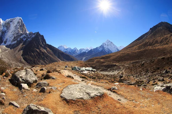 美丽的山景观 o — 图库照片