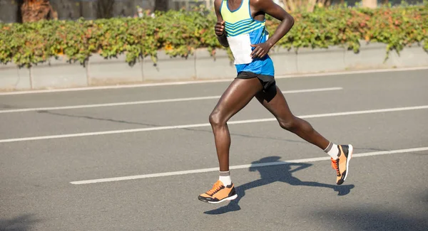 Maratona masculino corredor — Fotografia de Stock