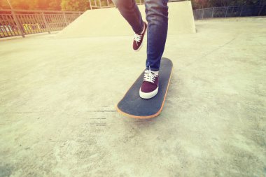 kaykaycı bacaklar açık havada pratik