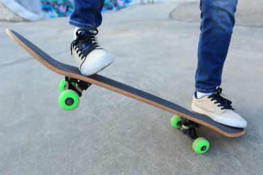 kaykaycı bacaklar açık havada pratik