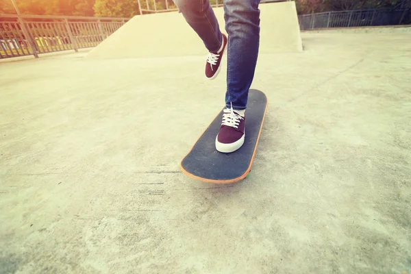 kaykaycı bacaklar açık havada pratik