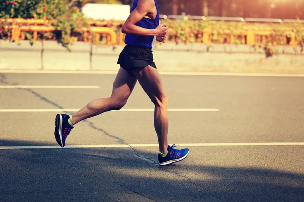Corredor masculino maratón — Foto de Stock