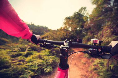 bisikletin gidon holding eller