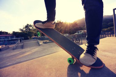 kaykaycı bacaklar açık havada pratik