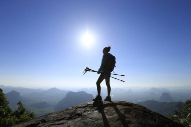 sırt çantası ve Polonyalılar hiking olan kadın