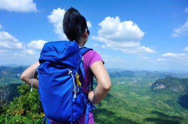 Genç kadın zevk görünümü 