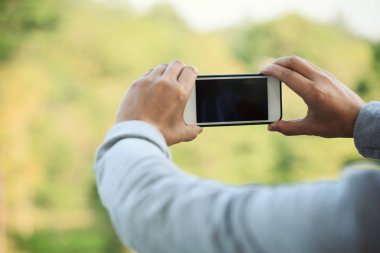 Smartphone kullanarak eller