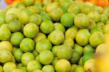 Taze limon yığını