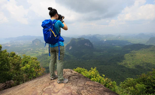 Genç kadın zevk görünümü 