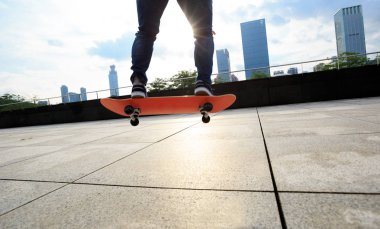 kaykay ile pratik kadın