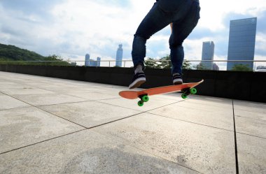 kaykay ile pratik kadın