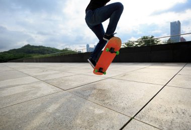 kaykay ile pratik kadın