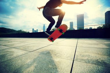 kaykay ile pratik kadın