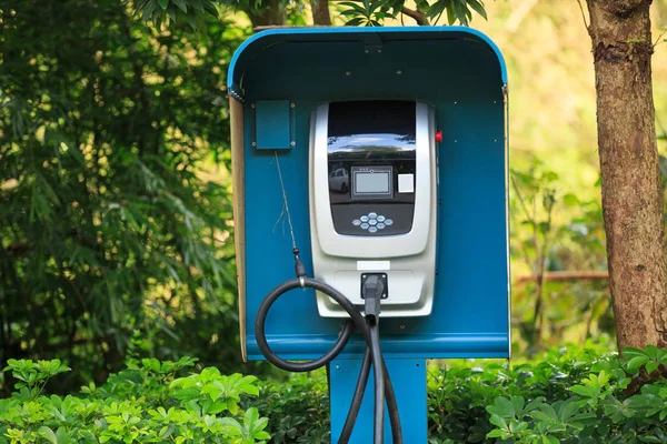 Stacja ładowania samochodów elektrycznych — Zdjęcie stockowe