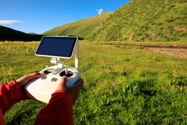 Fényképész repülő drone — Stock Fotó