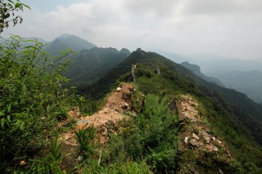 dağlar ve Çin Seddi