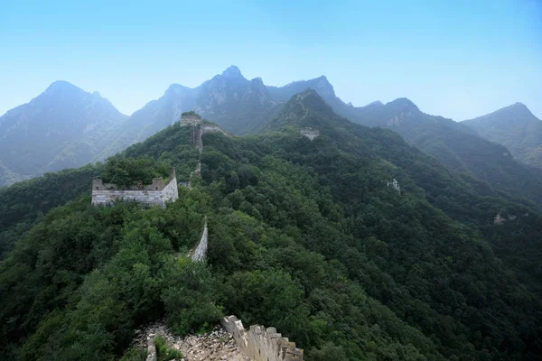 dağlar ve Çin Seddi