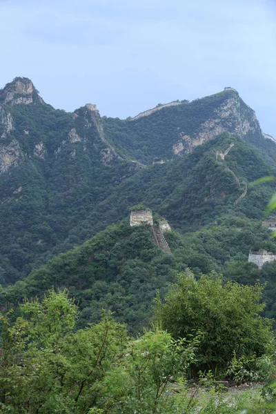 Montagnes et grand mur en Chine — Photo