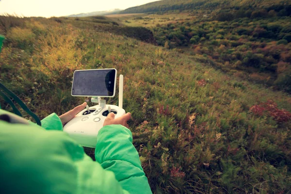 Uzaktan kumanda ile el