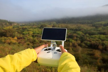 Uzaktan kumanda ile el