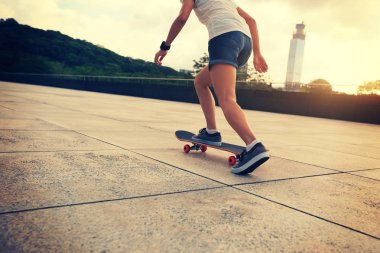 pratik kaykaycı bacaklar 