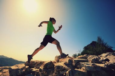 Dağı'nda çalışan kadın