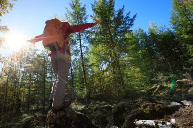 Genç kadın zevk görünümü 