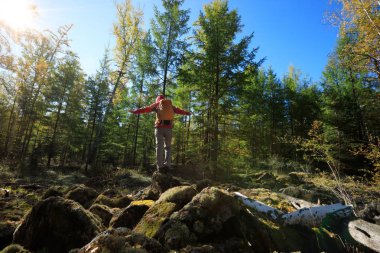 Genç kadın zevk görünümü 