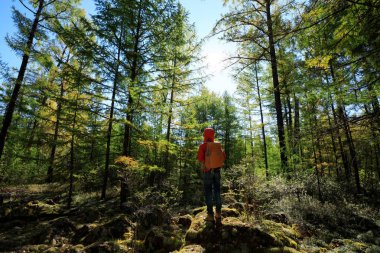Genç kadın zevk görünümü 