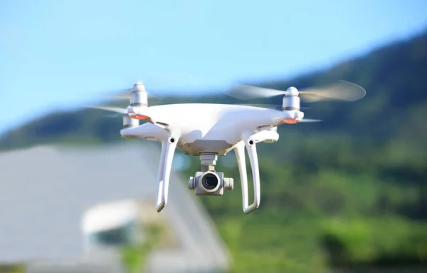 Drone repülő kamera — Stock Fotó