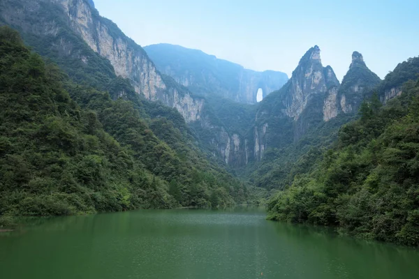 Majestuosas montañas paisaje —  Fotos de Stock