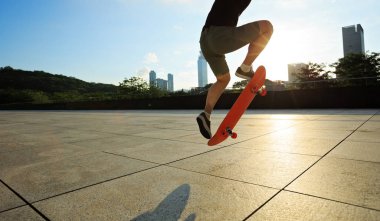 pratik kadın kaykaycı