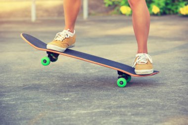 kaykaycı skatepark sürme