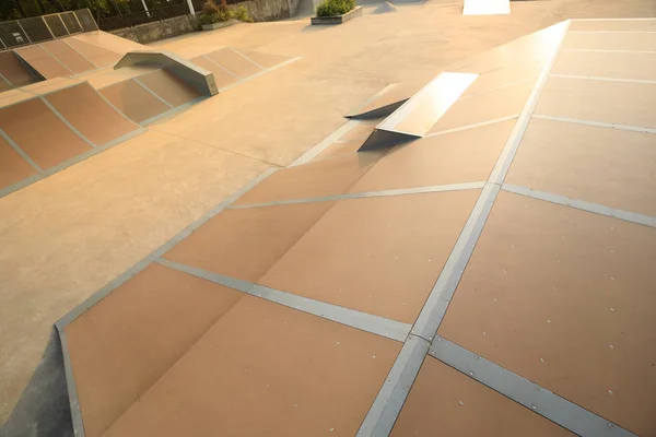 Empty skatepark ramp — Stock Photo, Image