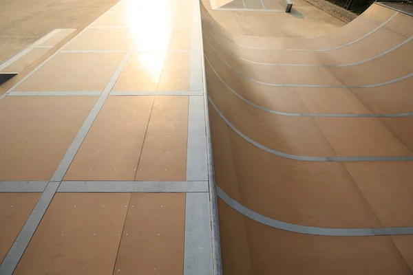 Empty skatepark ramp — Stock Photo, Image