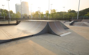 boş skatepark rampa 