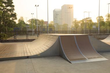 boş skatepark rampa 