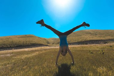 amut yapıyor kadın