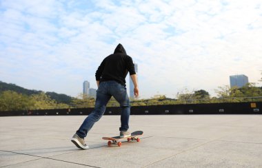 Bayan kaykaycı City kaykay sürme