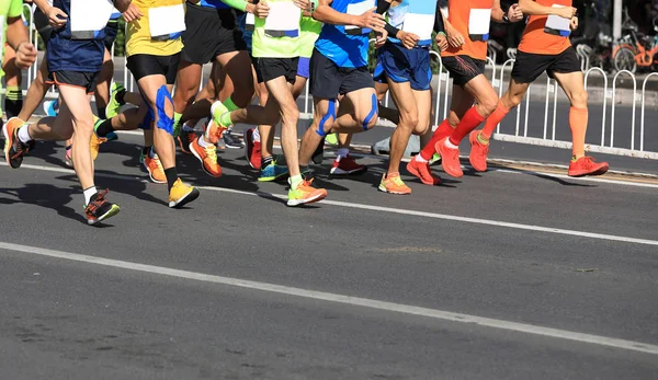 Marathon Löpare Ben Körs City Road — Stockfoto